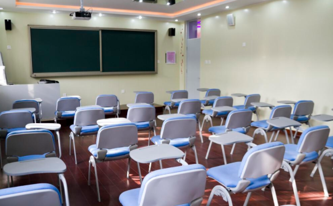 image.png 　　教室是學(xué)生學(xué)習(xí)的地方，所以它的亮度尤為重要