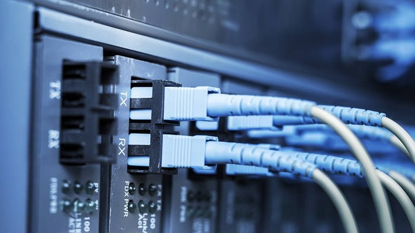 在實際應用中，需要根據(jù)通信需求和系統(tǒng)要求來選擇合適的通信模式。